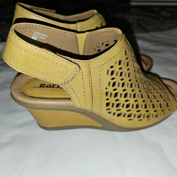 Lot of 3 Pairs Earth Kristy Peep Toe Size 5B - Picture 10 of 11